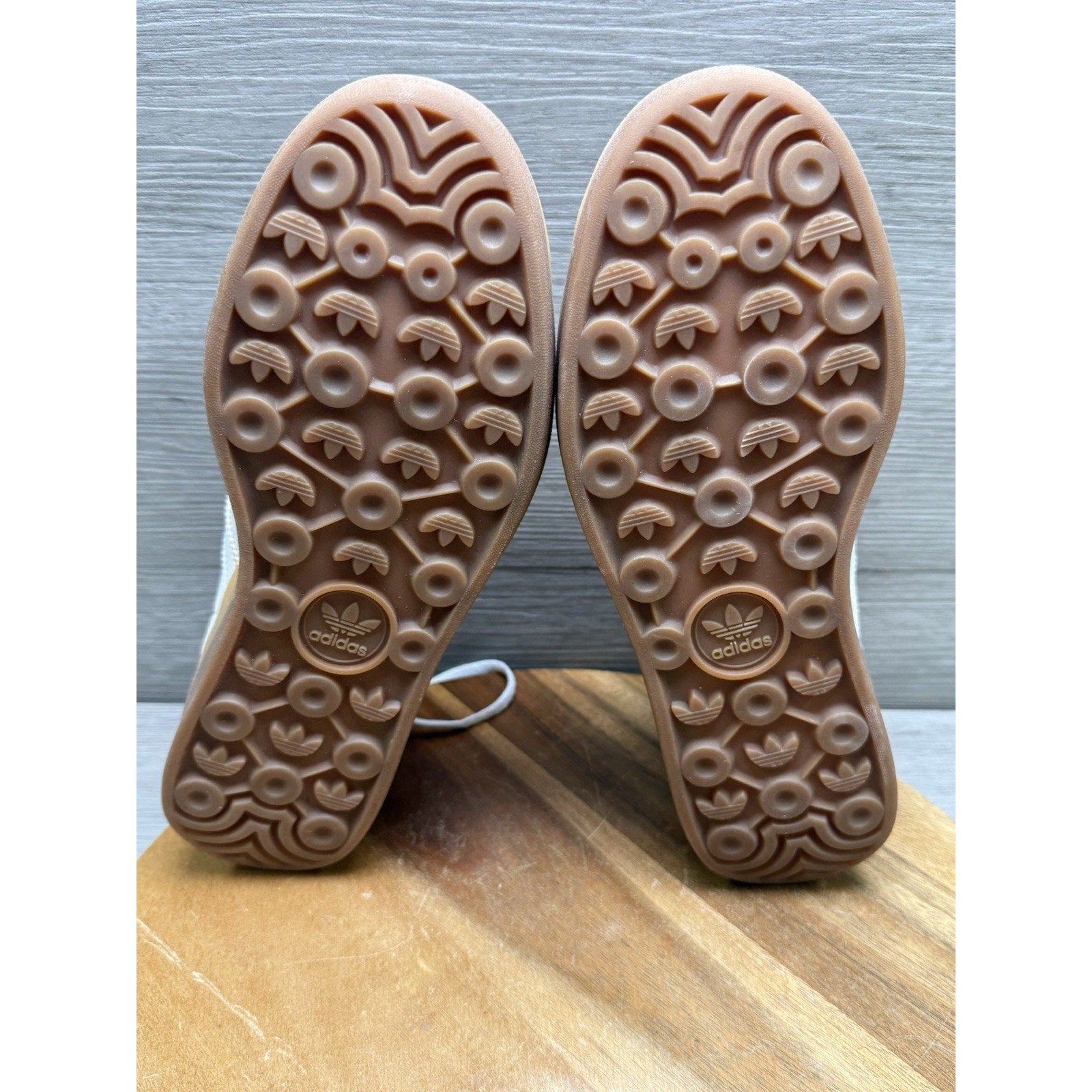 Adidas Gazelle Bold Suede Sneakers Shoes Ivory Bold Gold IH9929 Womens Size 8